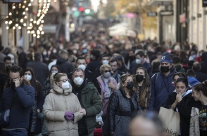 Εορταστικό ωράριο: Πώς θα λειτουργήσουν τα μαγαζιά μέχρι την Πρωτοχρονιά