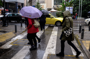 Βροχή στο κέντρο της Αθήνας