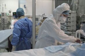 ΜΕΘ- Κορωνοϊός © EUROKINISSI/ΤΑΤΙΑΝΑ ΜΠΟΛΑΡΗ 