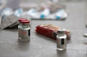 Ομικρον: Η παραλλαγή παρακάμπτει με μεγαλύτερη αποτελεσματικότητα την ανοσία των εμβολιασμένων, ενώ όσοι έχουν λάβει τρίτη δόση έχουν μικρότερες πιθανότητες να μεταδώσουν τον ιό (δανική μελέτη)	