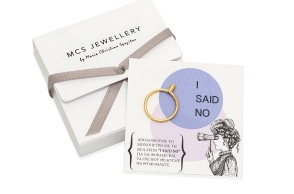 To μονόπετρο "I said no" της mcsjewellery