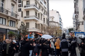 «Είμαστε όλοι Τζόκοβιτς» φώναξαν αντιεμβολιαστές στη Θεσσαλονίκη