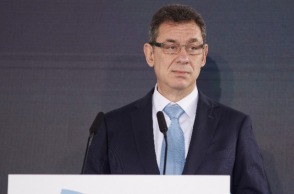 Μπουρλά: Η Όμικρον μας κάνει να αναρωτιόμαστε αν χρειαζόμαστε μια 4η δόση 