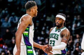 Ο Γιάννης Αντετοκούνμπο μετά την ήττα από τους Χόρνετς