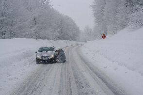 Αντιολισθητικές αλυσίδες στα χιόνια