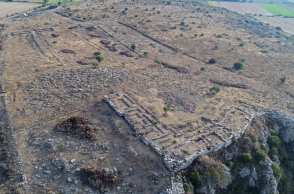 Ακρόπολη του Γλα, αεροφωτογραφία