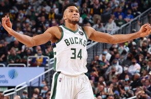 Ο Γιάννης Αντετοκούνμπο