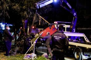 Τροχαίο δυστύχημα με Ferrari στη Βούλα © EUROKINISSI/ΓΙΩΡΓΟΣ ΚΟΝΤΑΡΙΝΗΣ   