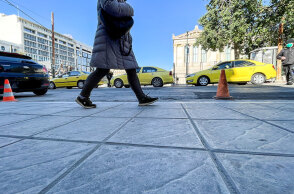 Το νέο πεζοδρόμιο στη Σίνα κατασκευάστηκε με eco-friendly υλικά από τον Δήμο Αθηναίων