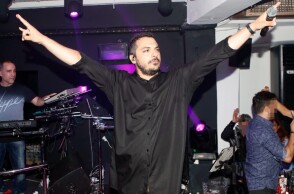 O τραγουδιστής Κώστας Δόξας