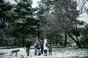 ΧΙΟΝΙΑ ΣΤΟΝ ΔΙΟΝΥΣΟ 