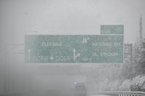 ΚΑΚΟΚΑΙΡΙΑ "ΕΛΠΙΣ" / ΧΙΟΝΟΠΤΩΣΗ ΣΤΗΝ ΑΤΤΙΚΗ ΟΔΟΣ (ΤΑΤΙΑΝΑ ΜΠΟΛΑΡΗ/EUROKINISSI)