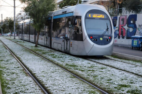 Χιόνια σε γραμμή του Τραμ στην Αθήνα