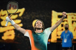 Ο Στέφανος Τσιτσιπάς «έσωσε» ball girl από έντομο και έγινε viral