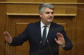 Ο Οδυσσέας Κωνσταντινόπουλος στη Βουλή