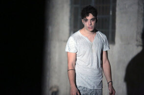 Ο Πάνος Νάτσης σε παράσταση στο θέατρο Βυρσοδεψείο