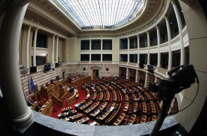 Η συζήτηση στη Βουλή για την πρόταση μομφής