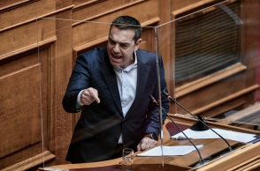 Ο Αλέξης Τσίπρας στο βήμα της Βουλής