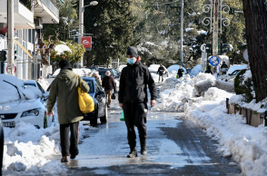 Καιρός: Χιόνια σε γειτονιές της Αθήνας