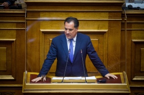 Ο υπουργός Ανάπτυξης και Επενδύσεων, Άδωνις Γεωργιάδης, στο βήμα της Βουλής των Ελλήνων
