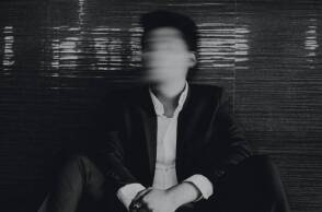 άντρας χωρίς πρόσωπο