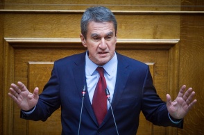 Ο βουλευτής του ΚΙΝΑΛ, Ανδρέας Λοβέρδος, στο βήμα της Βουλής των Ελλήνων