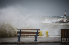 Η κακοκαιρία εξπρές φέρνει θυελλώδεις ανέμους στα πελάγη σήμερα Τρίτη (08.02)