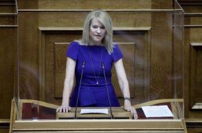Η βουλευτής Πέλλας του ΣΥΡΙΖΑ Θεοδώρα Τζάκρη στο βήμα της Βουλής |INTIMEnews ΠΟΛΙΤΙΚΗ Οργή ΝΔ για τη σύγκριση των νεκρών της πανδημίας με αυτούς του Εμφυλίου από τη Θεοδώρα Τζάκρη 