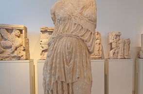 Άγαλμα θεάς Αθηνάς από το Μουσείο Ακρόπολης