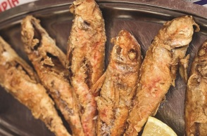 Τηγανιτά ψάρια από τον λογαριασμό PAK SISTERS @pak.sisters