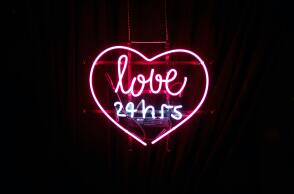 Άγιος Βαλεντίνος η Black Friday του Φεβρουαρίου