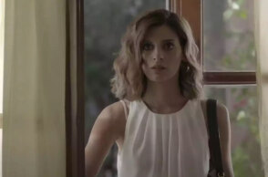 Η Αργυρώ στη σειρά «Σασμός» ερωτεύεται ξανά (σ.σ. όχι τον Αστέρη αυτήν τη φορά)