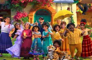 Animation που απεικονίζει ανθρώπους - σκηνή από την ταινία της Disney Encanto