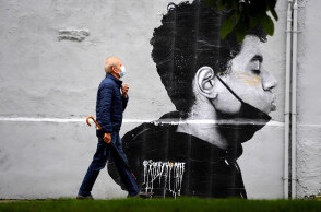 Στην Ισπανία οι πολίτες βγάζουν τη μάσκα στους ανοικτούς χώρους