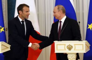 Ο Εμανουέλ Μακρόν και ο Βλαντιμίρ Πούτιν