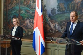 Ρωσία-Βρετανία: Επεισοδιακή συνάντηση των ΥΠΕΞ - Η Λιζ Τρας μπέρδεψε τα...εδάφη