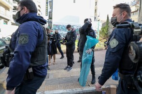 «Λουκέτα» σε συνδέσμους οπαδών στην Αττική έβαλε η Αστυνομία μετά την έφοδό της σε 15 κτίρια.