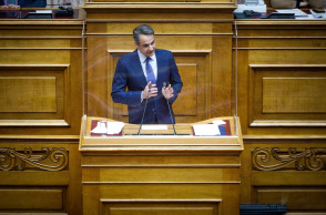  Ο πρωθυπουργός, Κυριάκος Μητσοτάκης, κατά την ομιλία του από το βήμα της Βουλής για το νομοσχέδιο για αμυντική θωράκιση της χώρας