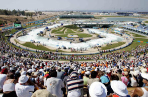 Ολυμπιακοί Αγώνες 2004: Θεατές παρακολουθούν κανόε καγιάκ στο Ελληνικό