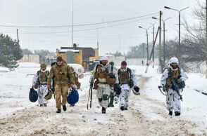 Στρατιώτες ετοιμάζονται για άσκηση
