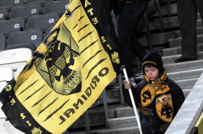 ΠΑΕ ΑΕΚ: Επίθεση με μαχαίρι σε νεαρό ποδοσφαιριστή της Κ15 από οπαδό αντίπαλης ομάδας καταγγέλλει ο σύλλογος.