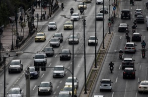 Αυτοκίνητα σε δρόμο της Αθήνας - Κίνηση