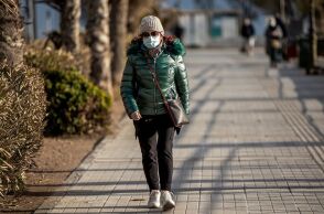 Πολίτες με μάσκα