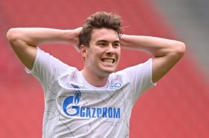 Ρωσική εισβολή στην Ουκρανία: Η Σάλκε αφαιρεί το όνομα της Gazprom από τις φανέλες της