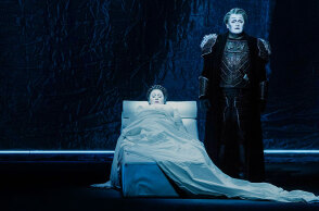 Η Τσέλια Κοστέα και ο Αλεξάντρς Αντονένκο στον «Οθέλλο» στην ΕΛΣ