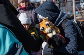 Πόλεμος στην Ουκρανία: Τουλάχιστον 500.000 πρόσφυγες έχουν καταγραφεί από την Ύπατη Αρμοστεία του ΟΗΕ.