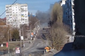 Ουκρανία: Τραβάει βίντεο τη στιγμή που άρμα μάχης ρίχνει οβίδα δίπλα του