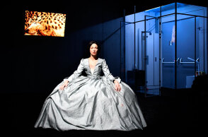 «Amalia melancholia - Η βασίλισσα των φοινίκων» στο Δημοτικό Θέατρο Πειραιά