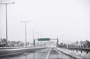 Χιόνια στην Εθνική Οδό Αθηνών - Λαμίας