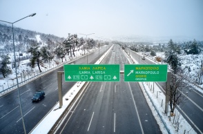 Χιονόπτωση στην Εθνική Οδό Αθηνών - Λαμίας